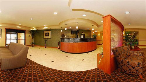 Hotel Comfort Near Campbell