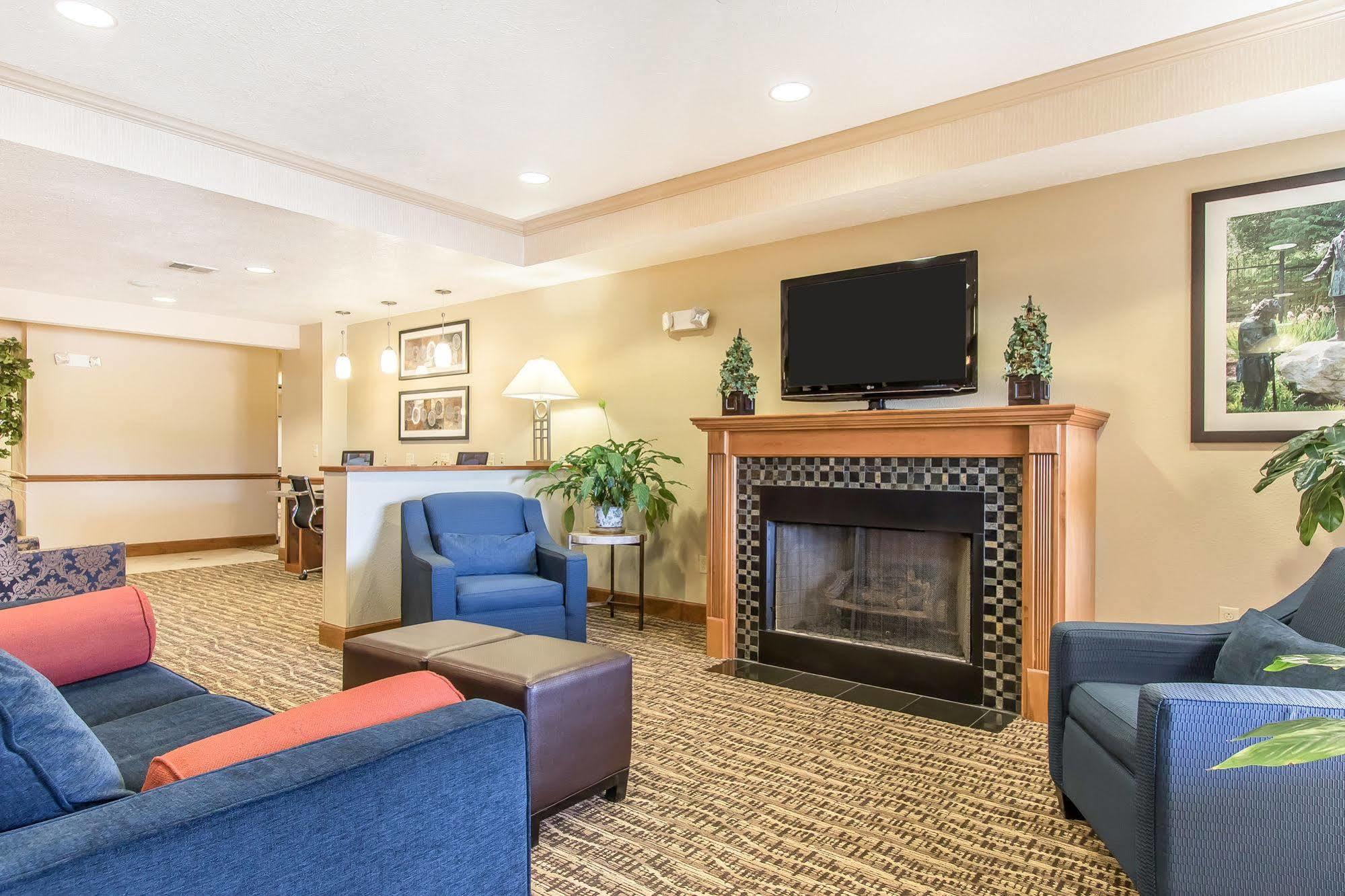 Hotel Comfort Near Campbell 3*